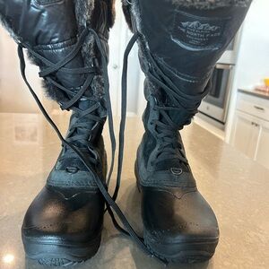 The North Face Women's Black and Gray Winter Boots